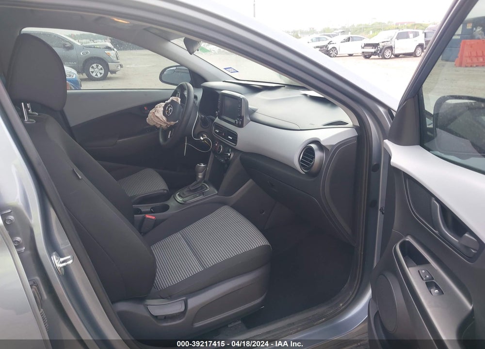 2020 HYUNDAI KONA SE VIN: KM8K12AA2LU450850