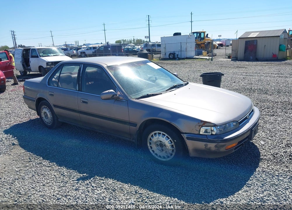 1992 HONDA ACCORD LX VIN: 1HGCB7653NA215779