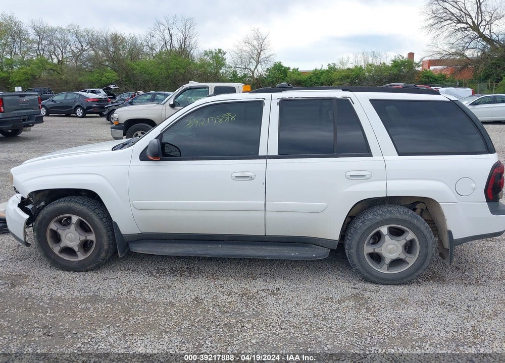 2005 CHEVROLET TRAILBLAZER LT VIN: 1GNDT13S152307093