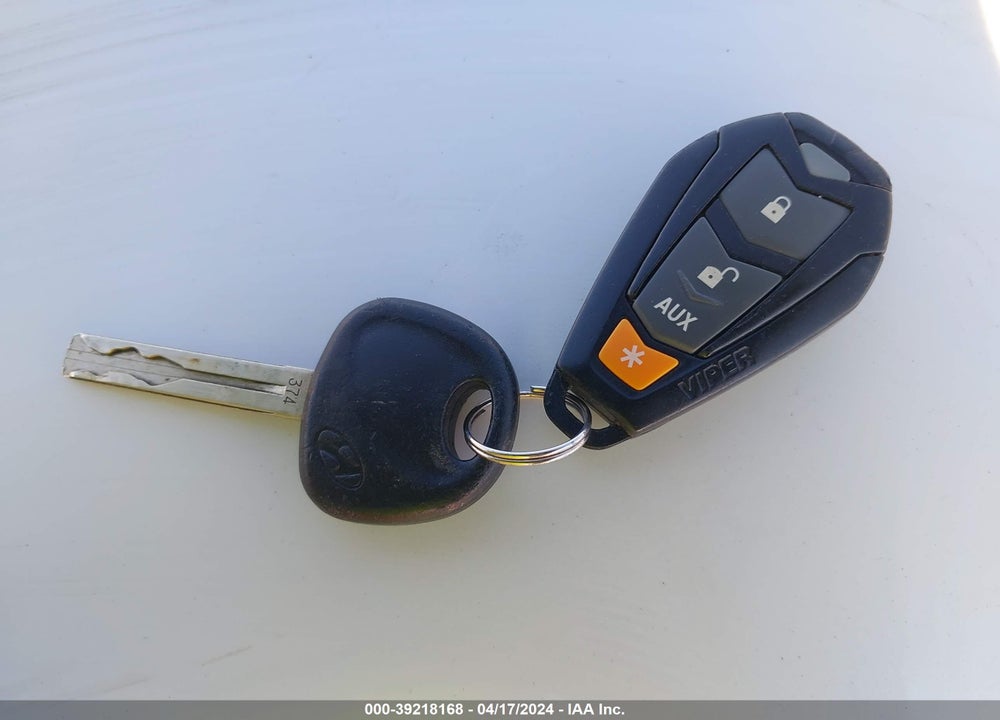 2009 HYUNDAI ELANTRA TOURING VIN: KMHDC86E29U039152
