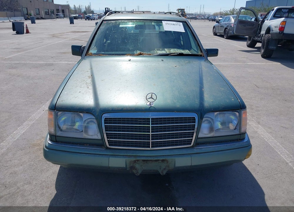 1994 MERCEDES-BENZ E 320 VIN: WDBEA92EXRF294371