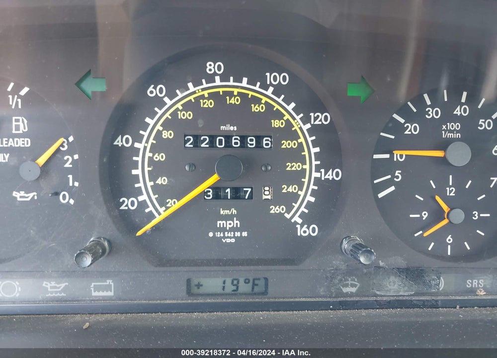 1994 MERCEDES-BENZ E 320 VIN: WDBEA92EXRF294371