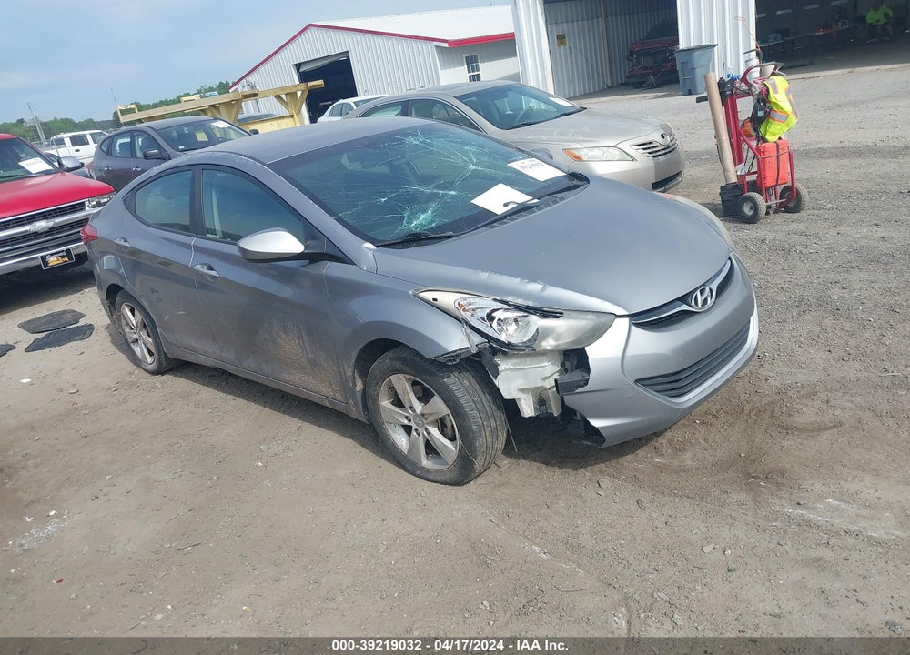 2013 HYUNDAI ELANTRA GLS VIN: KMHDH4AE6DU764232