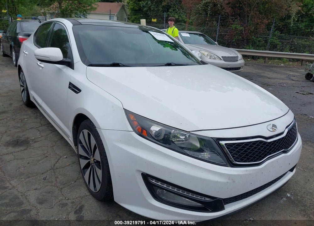 2013 KIA OPTIMA SX VIN: 5XXGR4A61DG120263