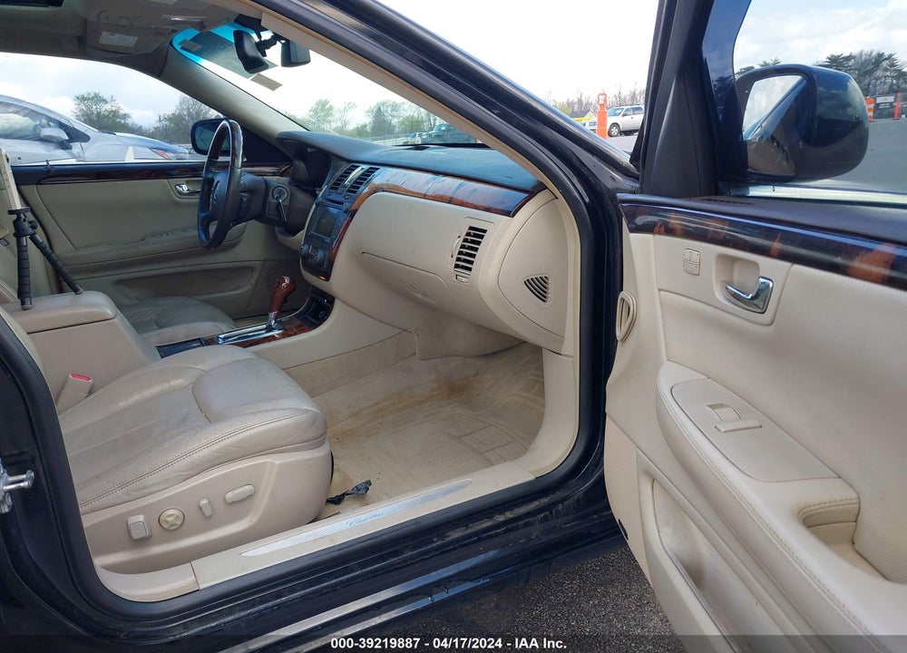 2011 CADILLAC DTS PREMIUM COLLECTION VIN: 1G6KH5E64BU117848