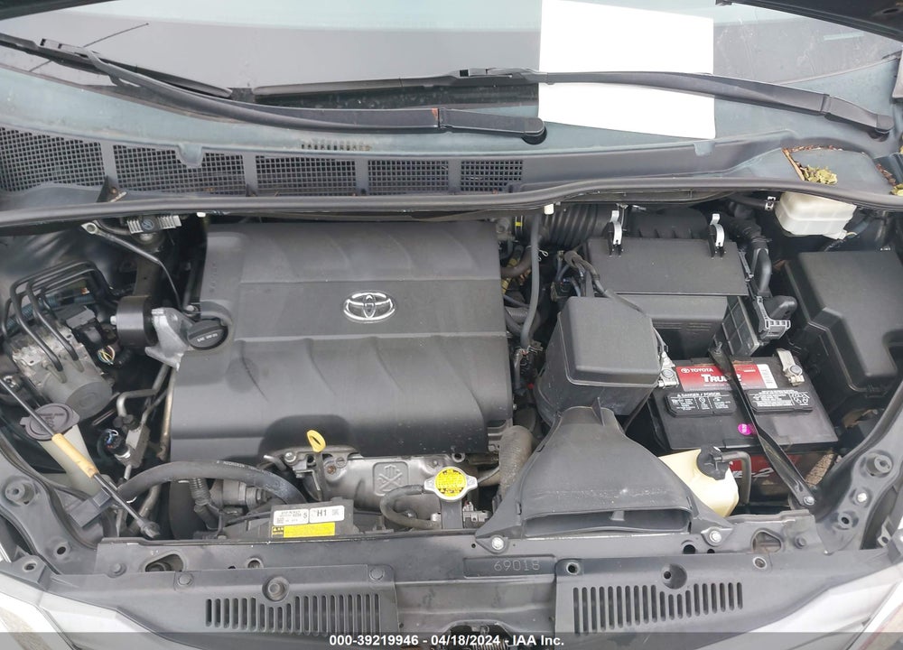 2014 TOYOTA SIENNA XLE V6 8 PASSENGER VIN: 5TDYK3DC7ES474762