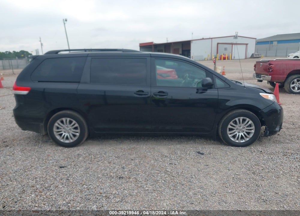 2014 TOYOTA SIENNA XLE V6 8 PASSENGER VIN: 5TDYK3DC7ES474762