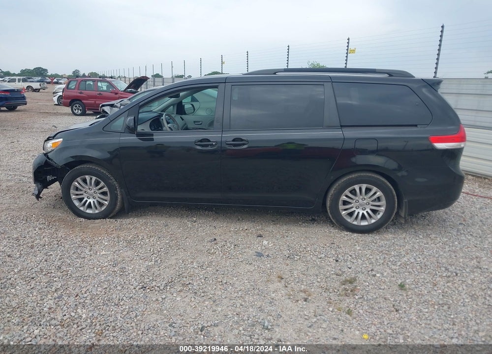 2014 TOYOTA SIENNA XLE V6 8 PASSENGER VIN: 5TDYK3DC7ES474762