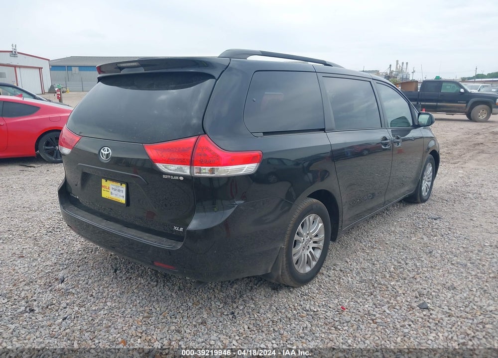 2014 TOYOTA SIENNA XLE V6 8 PASSENGER VIN: 5TDYK3DC7ES474762