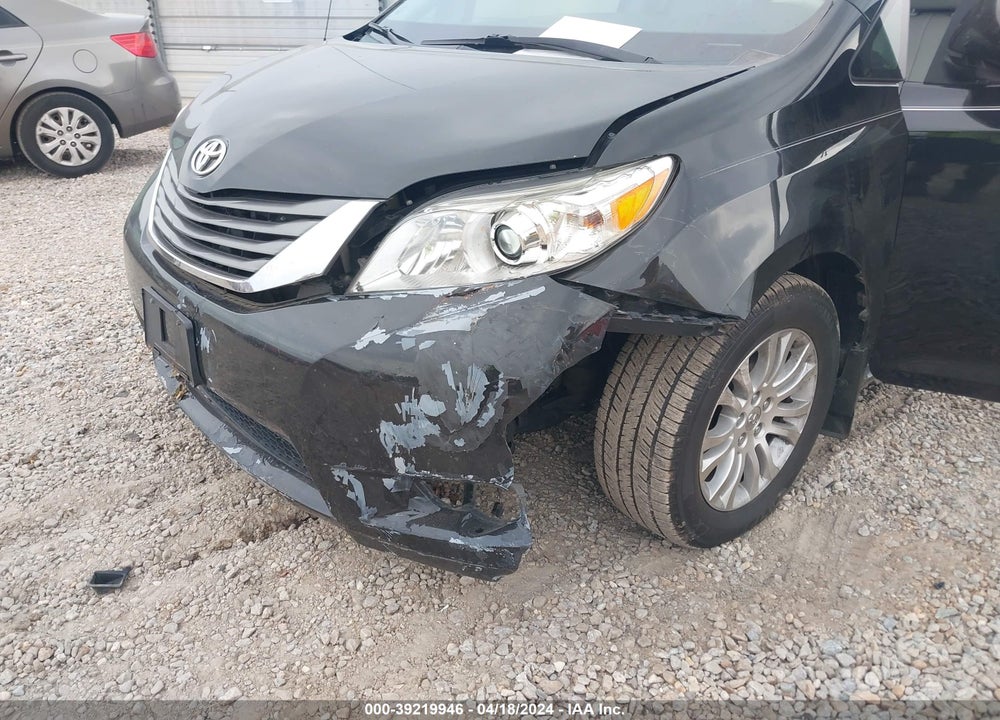 2014 TOYOTA SIENNA XLE V6 8 PASSENGER VIN: 5TDYK3DC7ES474762