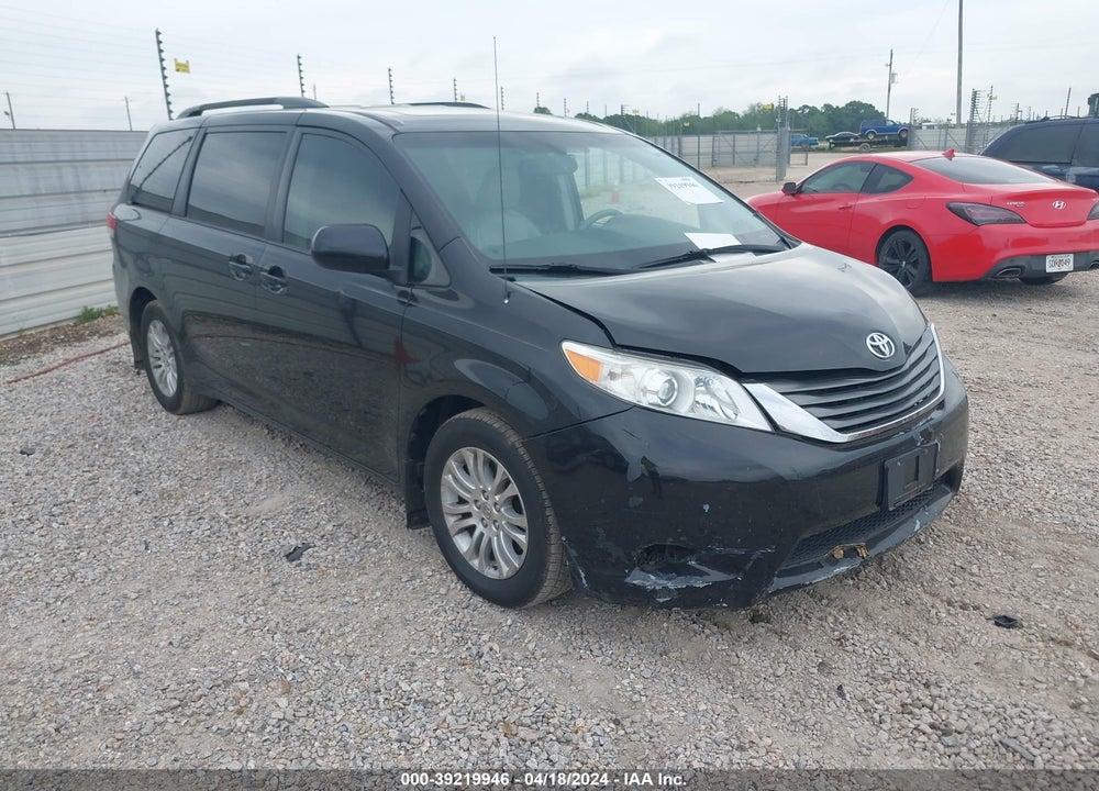 2014 TOYOTA SIENNA XLE V6 8 PASSENGER VIN: 5TDYK3DC7ES474762