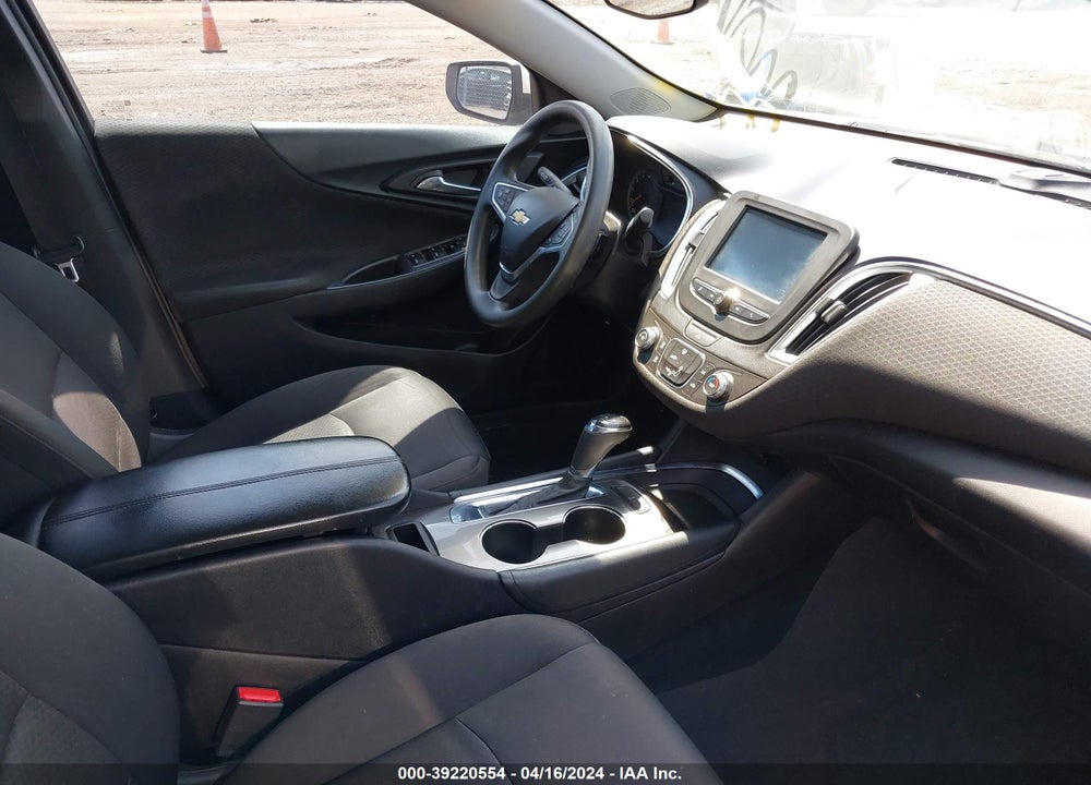 2018 CHEVROLET MALIBU LT VIN: 1G1ZD5ST1JF122812