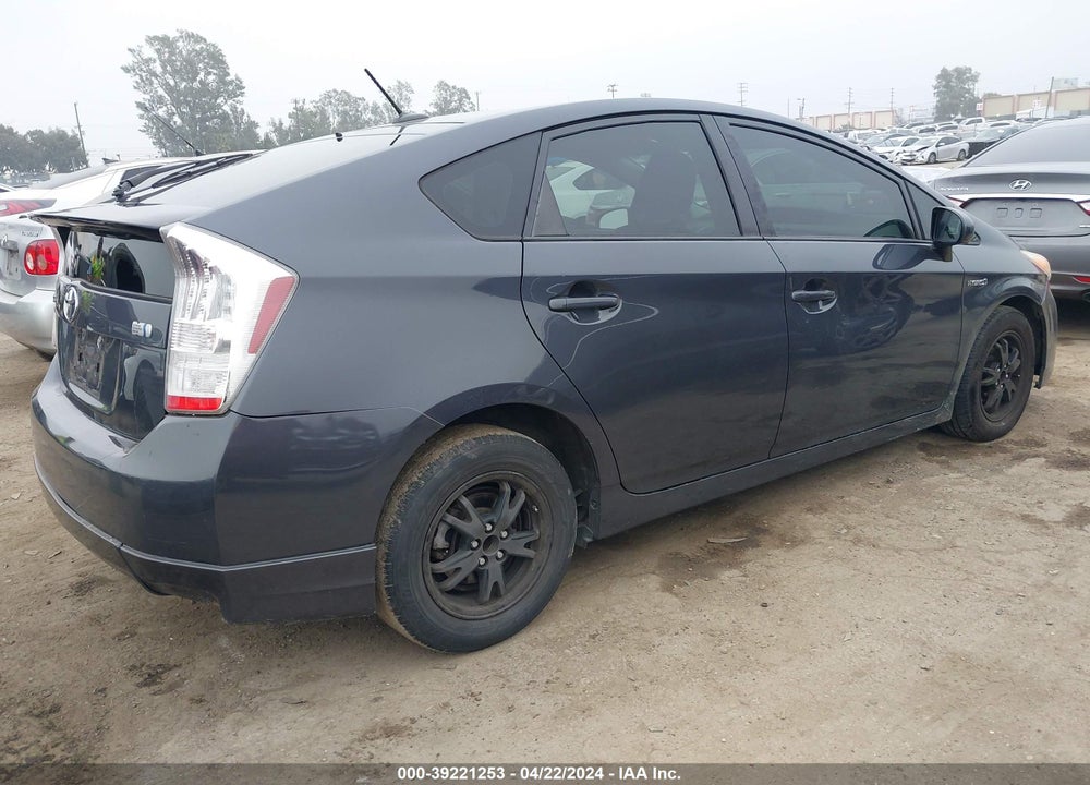 2011 TOYOTA PRIUS TWO VIN: JTDKN3DU3B1457911