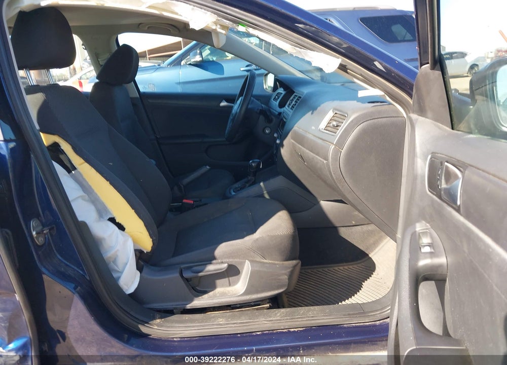2014 VOLKSWAGEN JETTA 2.0L S VIN: 3VW2K7AJ1EM209235