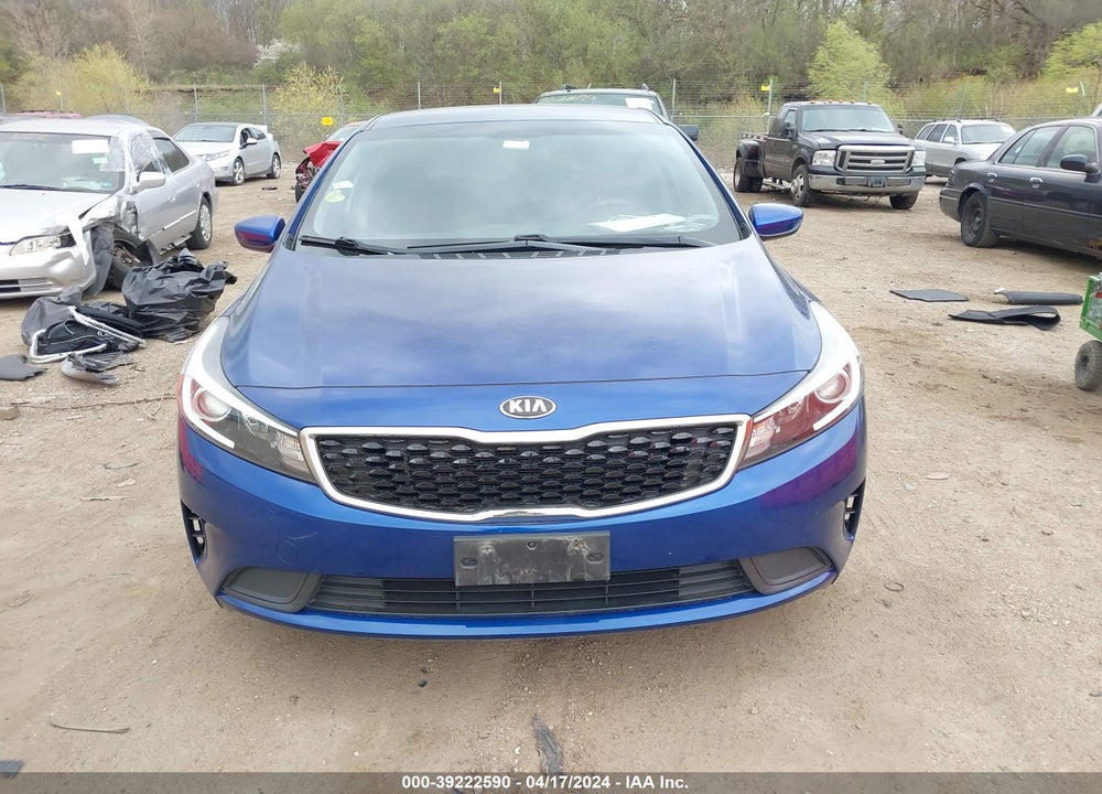 2017 KIA FORTE VIN: 3KPFK4A7XHE138316