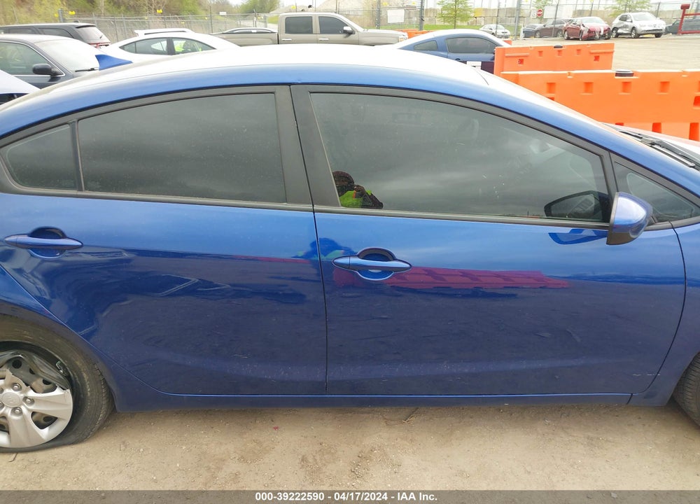 2017 KIA FORTE VIN: 3KPFK4A7XHE138316