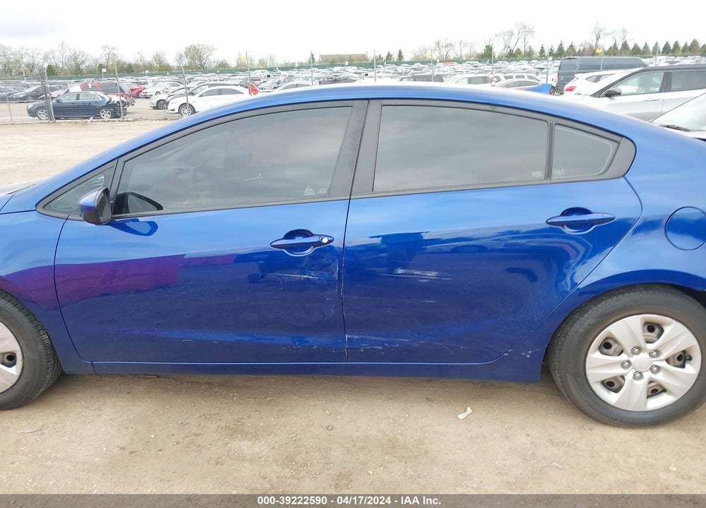 2017 KIA FORTE VIN: 3KPFK4A7XHE138316