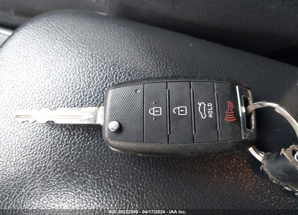 2017 KIA FORTE VIN: 3KPFK4A7XHE138316