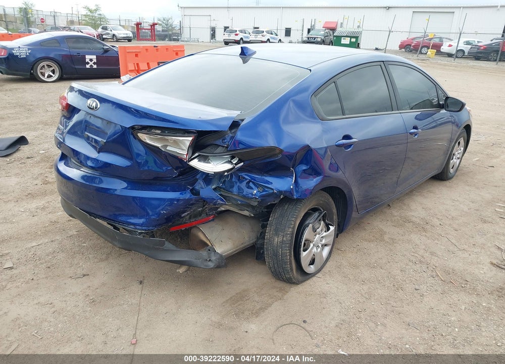 2017 KIA FORTE VIN: 3KPFK4A7XHE138316