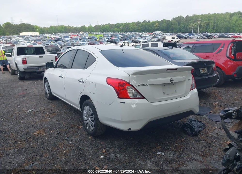 2018 NISSAN VERSA 1.6 SV VIN: 3N1CN7AP7JL822210