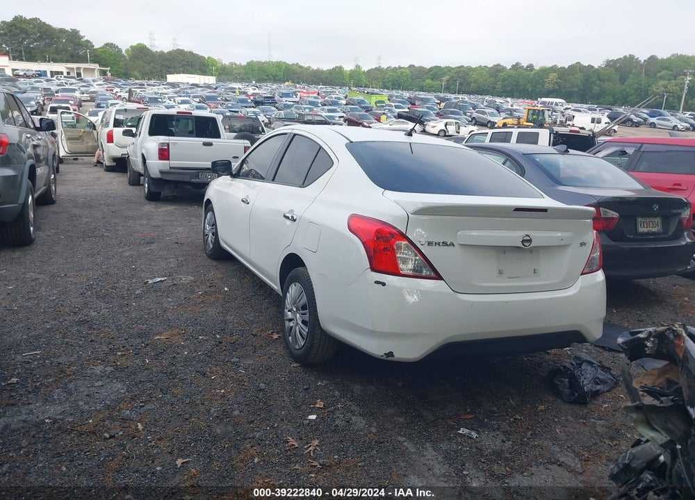 2018 NISSAN VERSA 1.6 SV VIN: 3N1CN7AP7JL822210