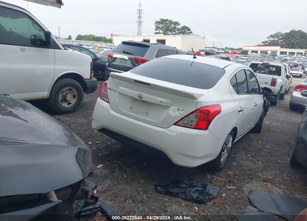 2018 NISSAN VERSA 1.6 SV VIN: 3N1CN7AP7JL822210
