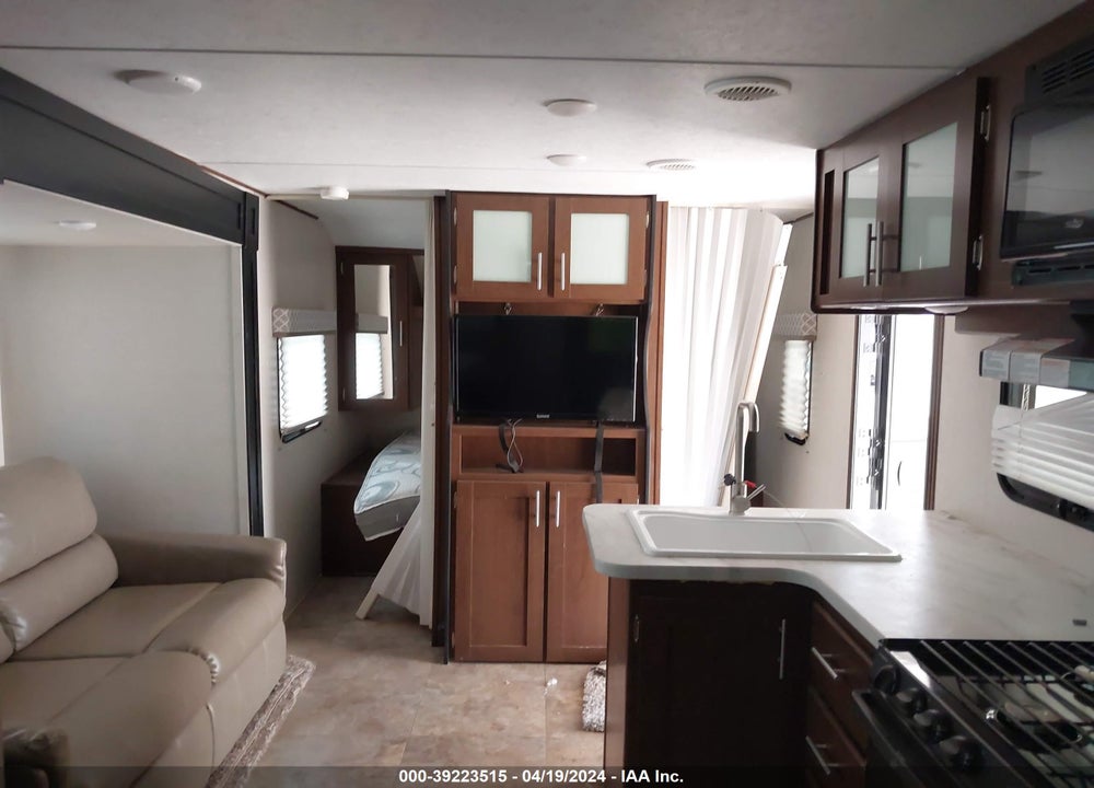 2018 TRACER 26DBS VIN: 5ZT2TRRBOJB513519