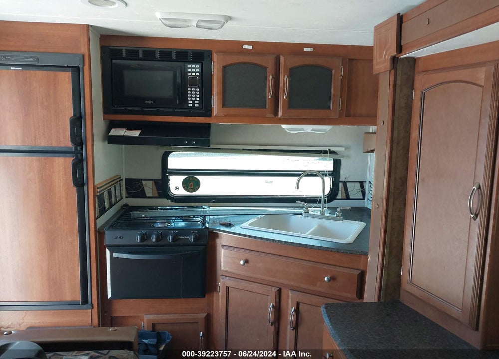 2014 FOREST RIVER FREEDOM EXPRESS 246R VIN: 5ZT2FEPB3EA011747