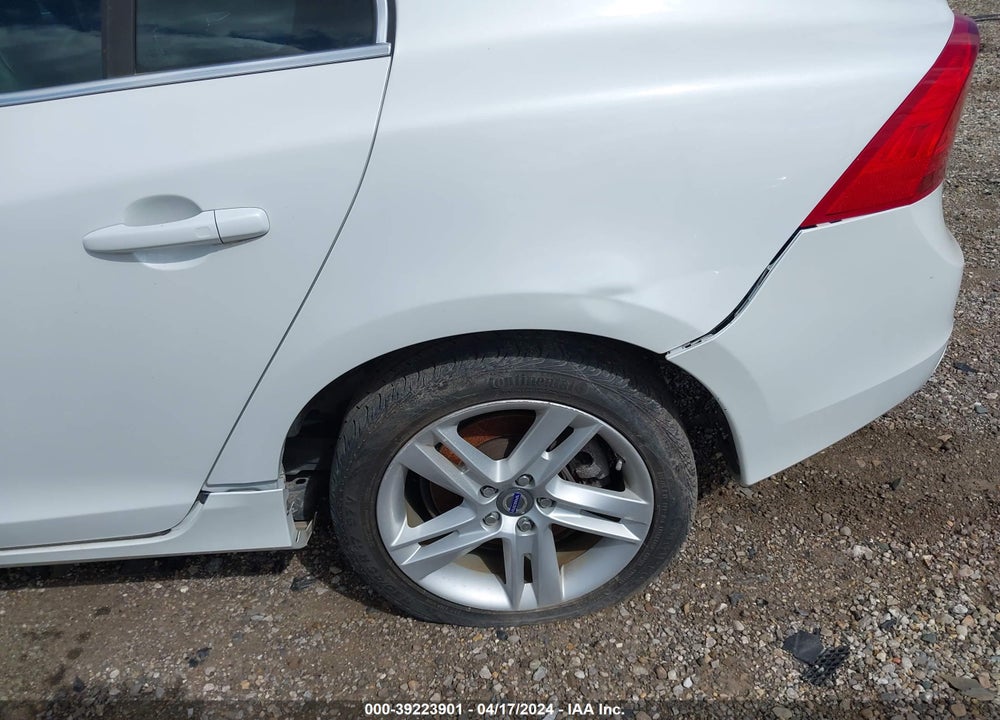 2014 VOLVO S60 VIN: YV1612FSXE1288777