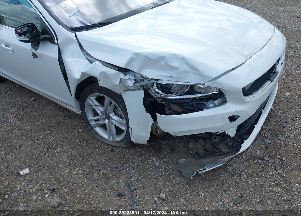 2014 VOLVO S60 VIN: YV1612FSXE1288777