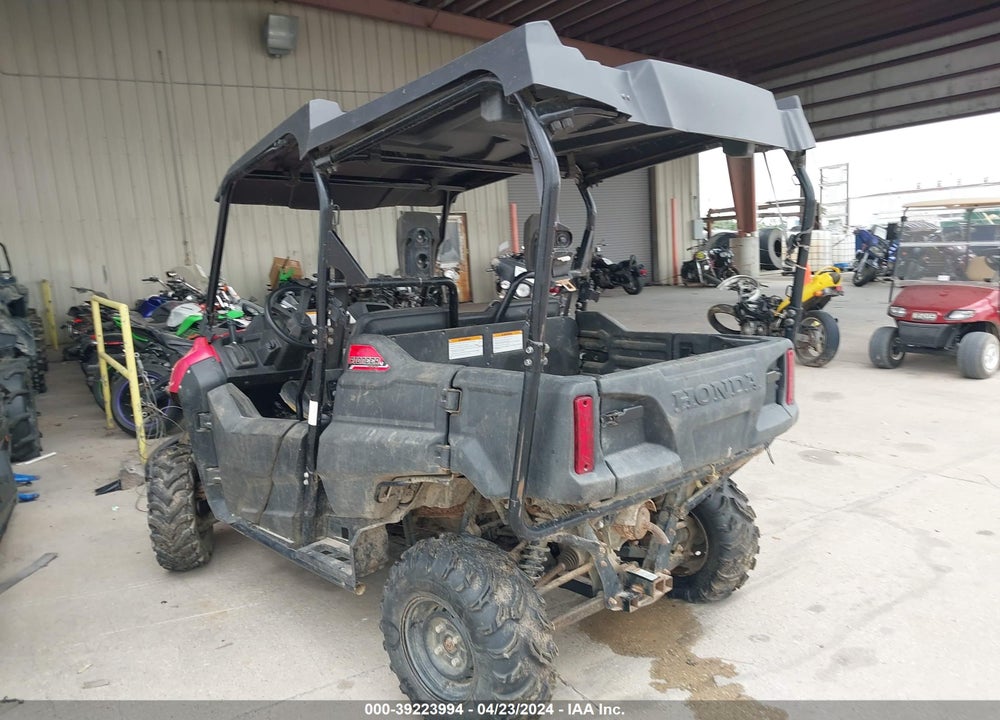 2016 HONDA SXS700 M4 VIN: 1HFVE0203G4202697