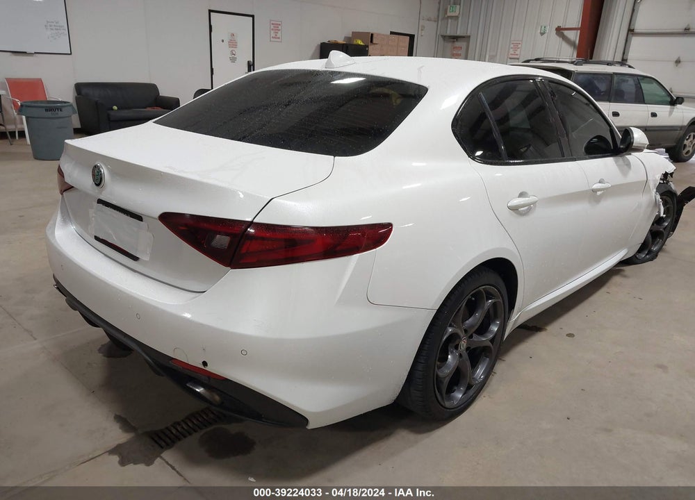 2017 ALFA ROMEO GIULIA TI AWD VIN: ZARFAEEN0H7556553