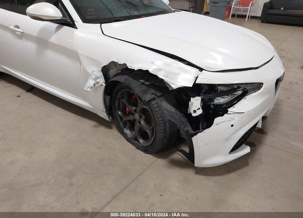 2017 ALFA ROMEO GIULIA TI AWD VIN: ZARFAEEN0H7556553
