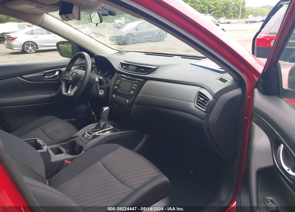 2017 NISSAN ROGUE S VIN: 5N1AT2MV4HC858655