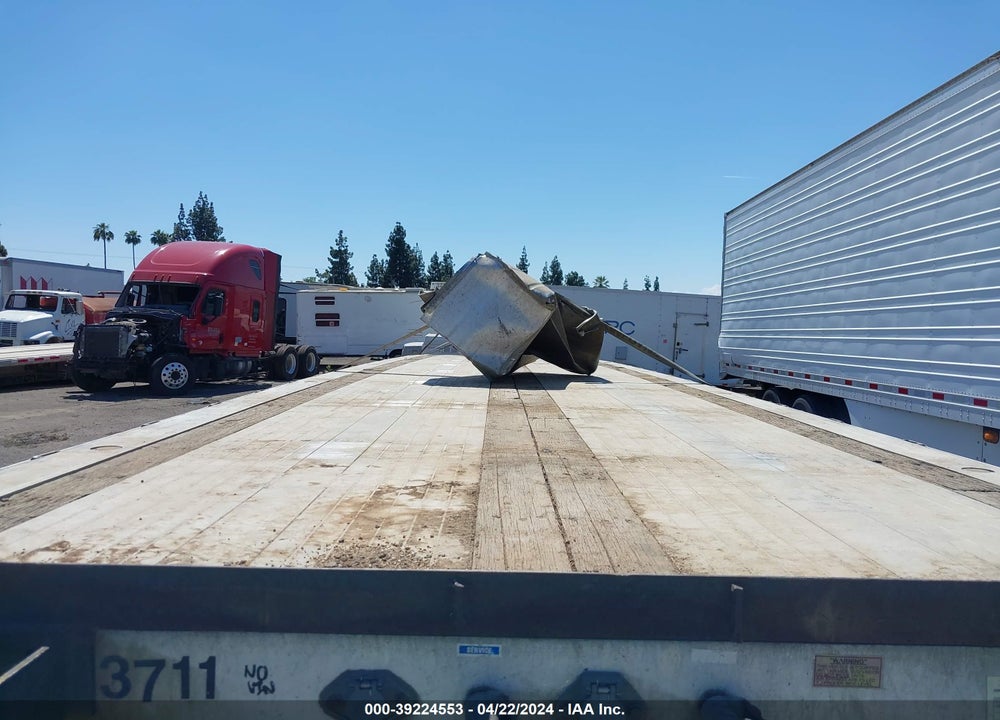 1999 BENSON TRUCK BODIES --- VIN: 1NUFT28Z4XMNA0733