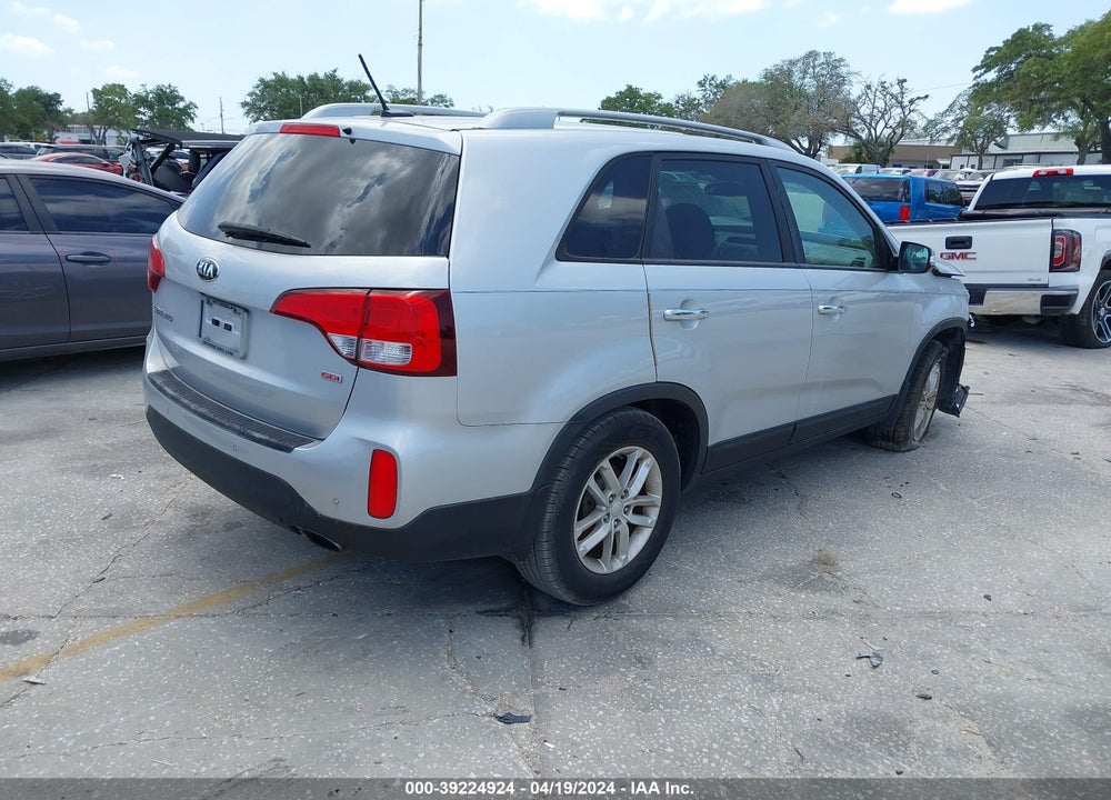 2015 KIA SORENTO LX VIN: 5XYKT3A63FG581159