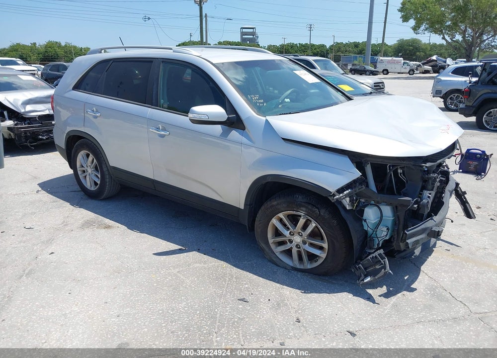 2015 KIA SORENTO LX VIN: 5XYKT3A63FG581159