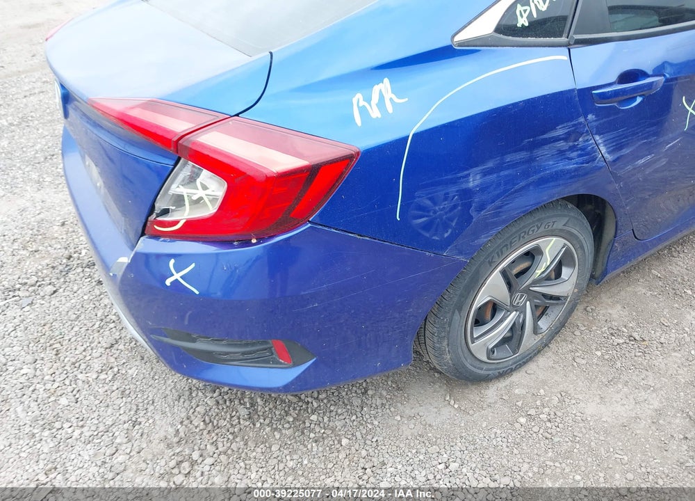 2021 HONDA CIVIC LX VIN: 2HGFC2F6XMH517639