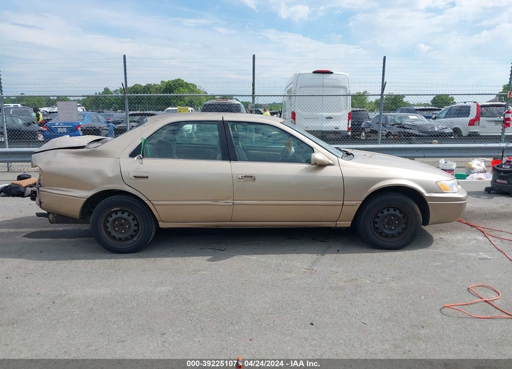 1999 TOYOTA CAMRY LE VIN: 4T1BG22K0XU402307