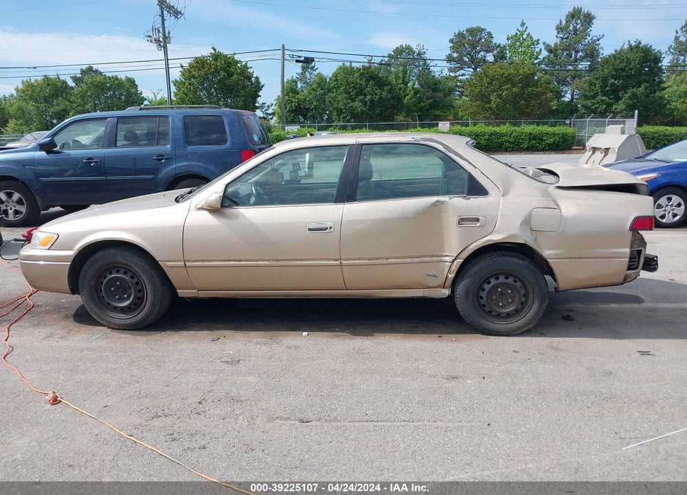 1999 TOYOTA CAMRY LE VIN: 4T1BG22K0XU402307
