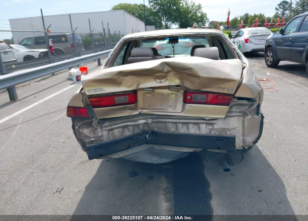 1999 TOYOTA CAMRY LE VIN: 4T1BG22K0XU402307