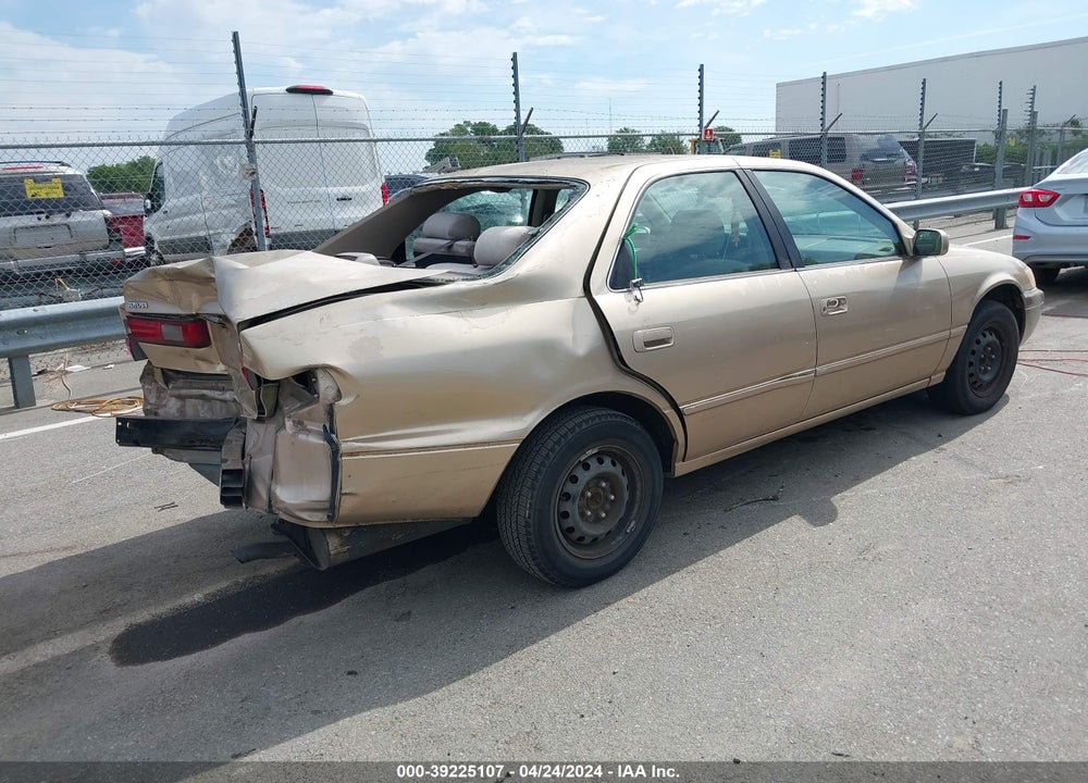1999 TOYOTA CAMRY LE VIN: 4T1BG22K0XU402307