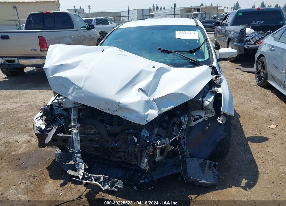 2016 FORD FOCUS SE VIN: 1FADP3F23GL352849