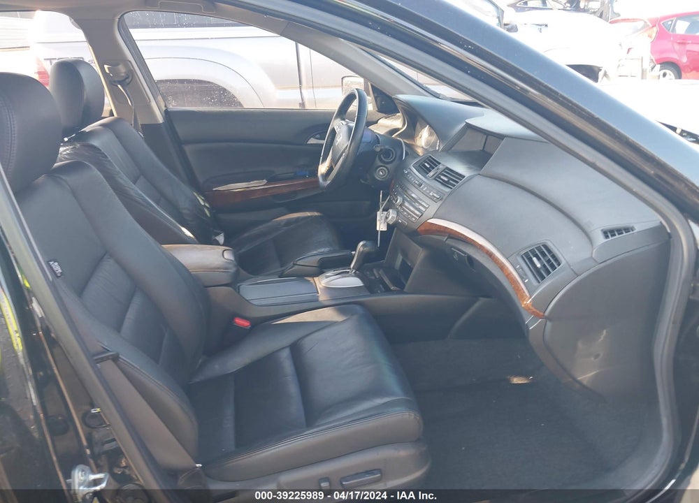 2011 HONDA ACCORD 3.5 EX-L VIN: 1HGCP3F82BA028808