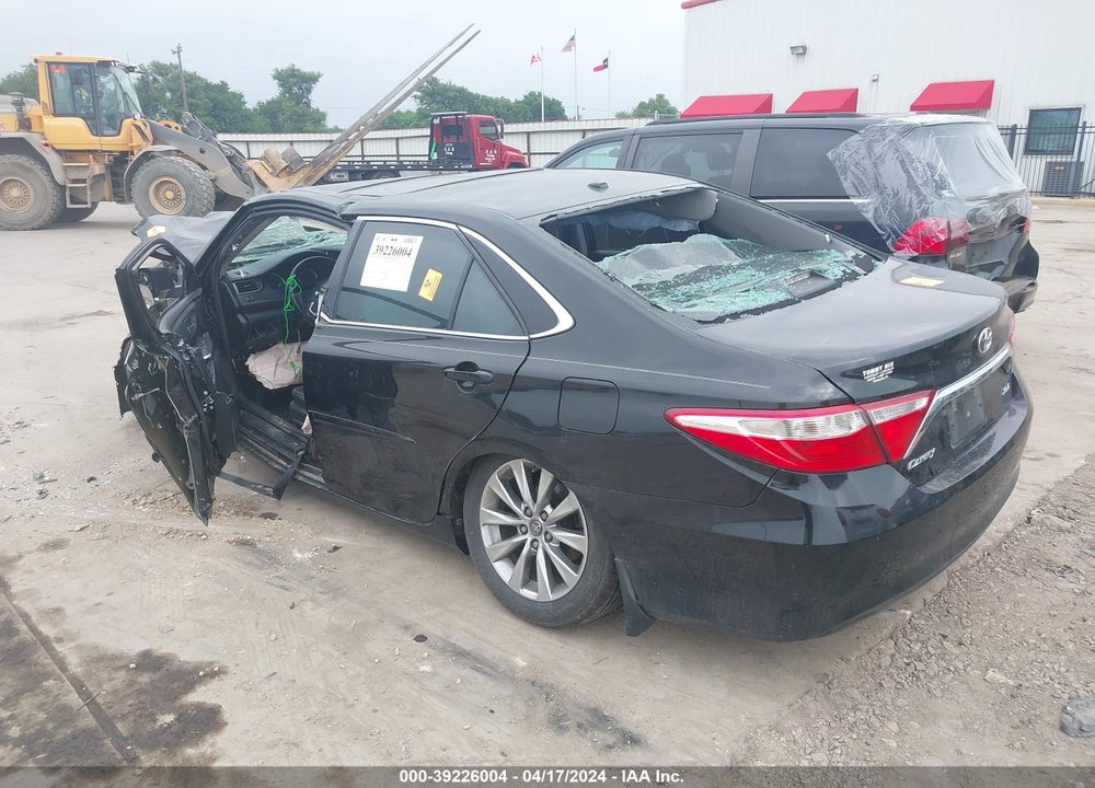 2015 TOYOTA CAMRY XLE VIN: 4T1BF1FK2FU938780