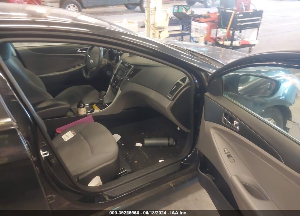 2014 HYUNDAI SONATA GLS VIN: 5NPEB4AC1EH876179