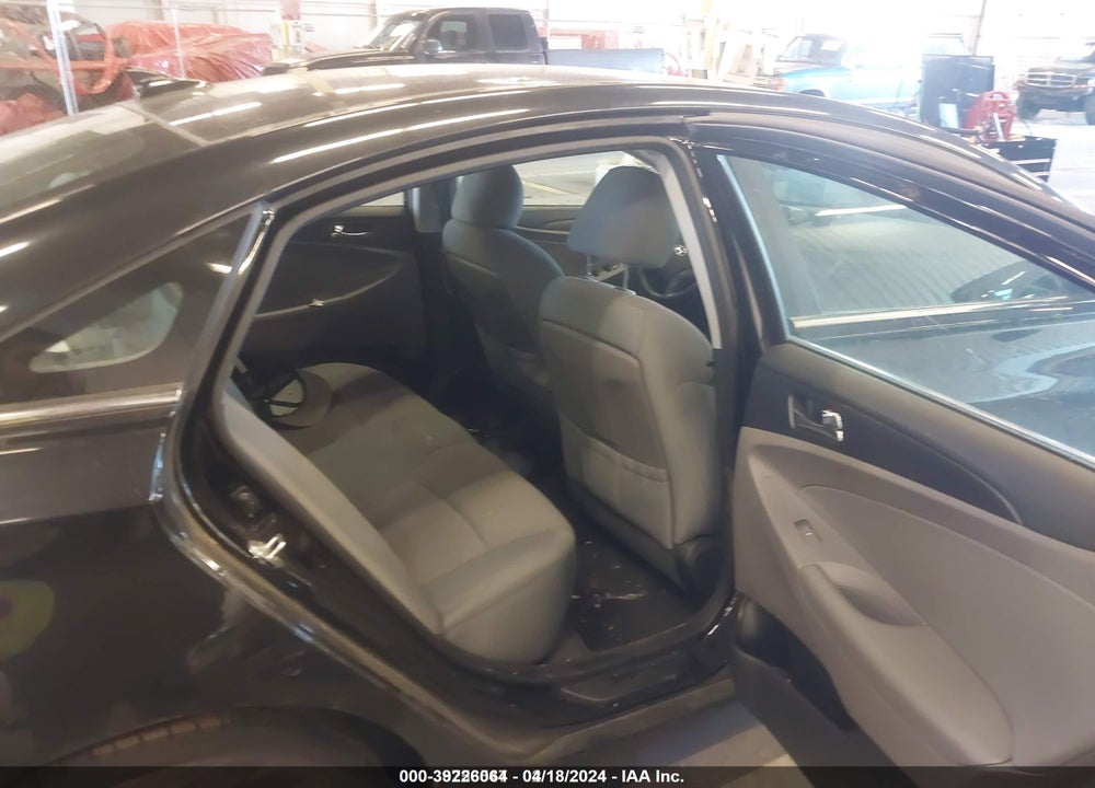 2014 HYUNDAI SONATA GLS VIN: 5NPEB4AC1EH876179