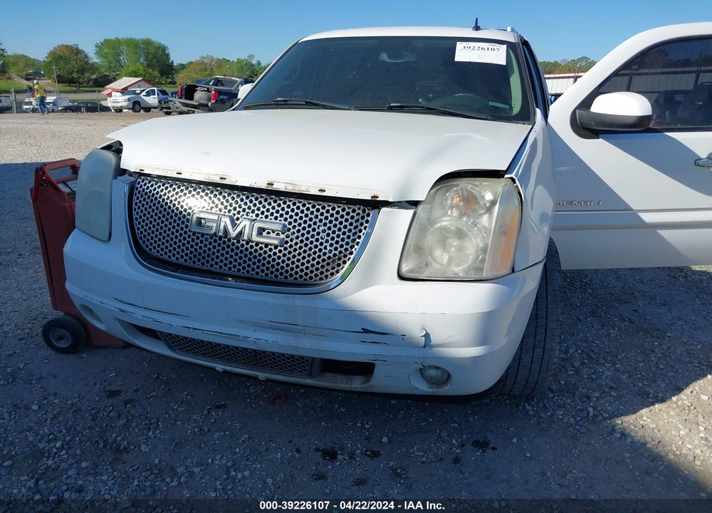 2008 GMC YUKON DENALI VIN: 1GKFK63878J149878