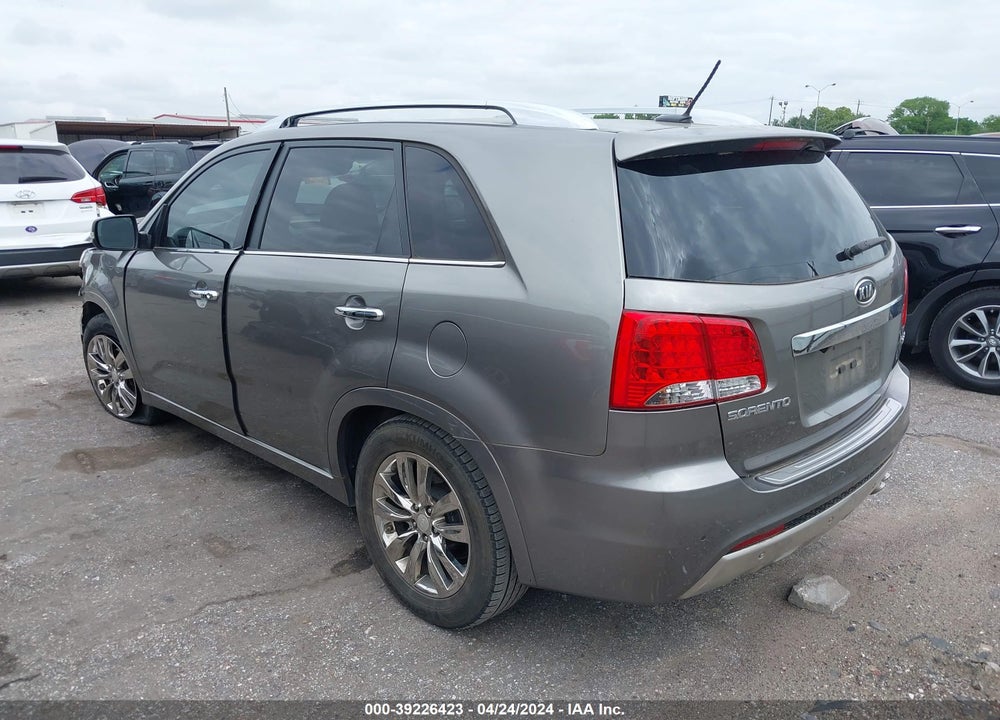 2013 KIA SORENTO SX VIN: 5XYKW4A27DG369887