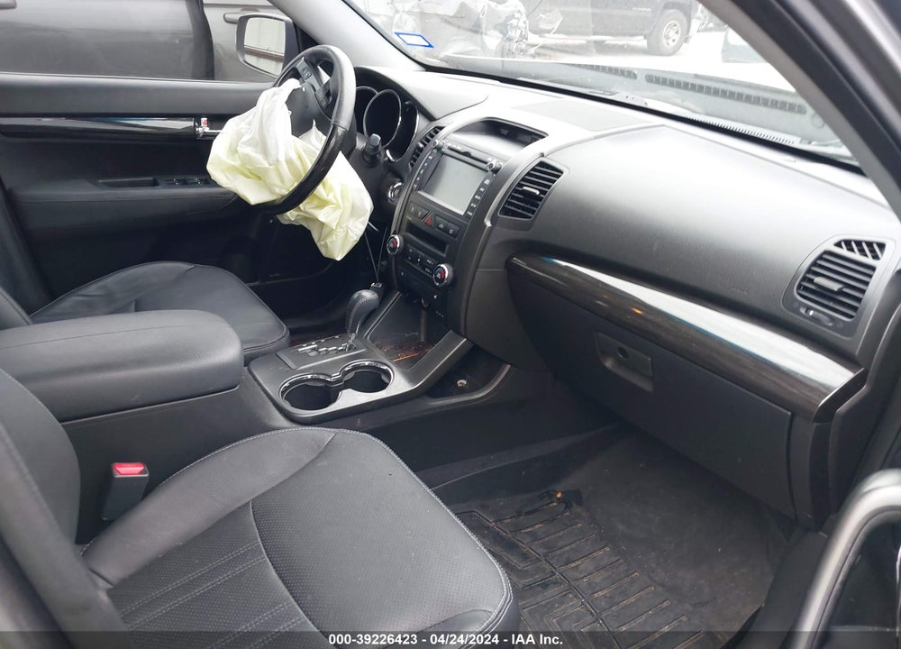 2013 KIA SORENTO SX VIN: 5XYKW4A27DG369887